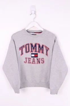 Vintage Tommy Hilfiger Embroidered Sweater Small